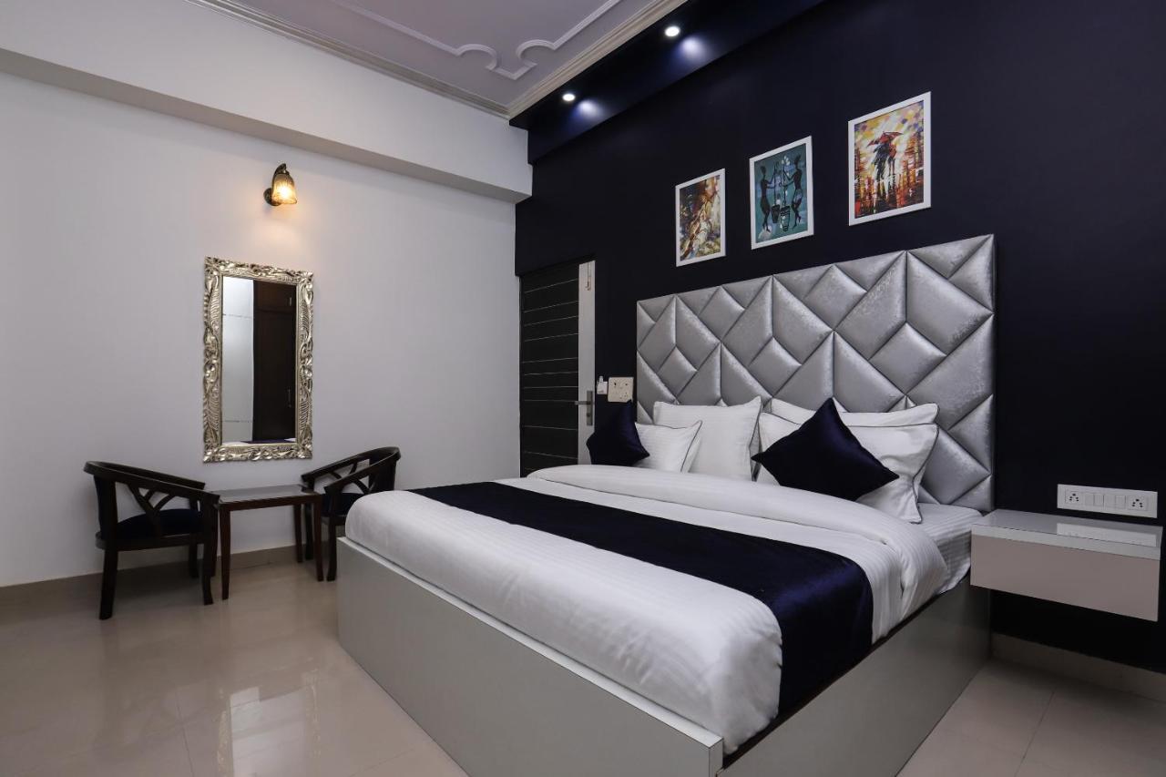 Hotel Vizima Palace - Near Wave City Center Metro Station Νόιντα Εξωτερικό φωτογραφία